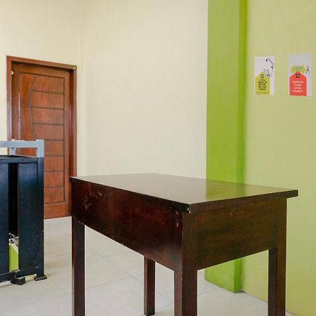Zulfina Homestay Syariah Mitra Reddoorz Banyuwangi  Extérieur photo