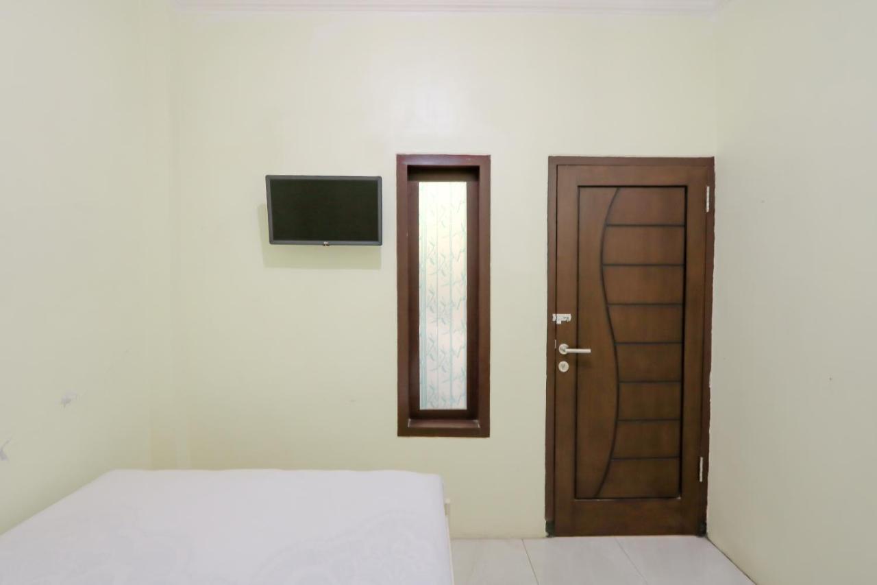 Zulfina Homestay Syariah Mitra Reddoorz Banyuwangi  Extérieur photo