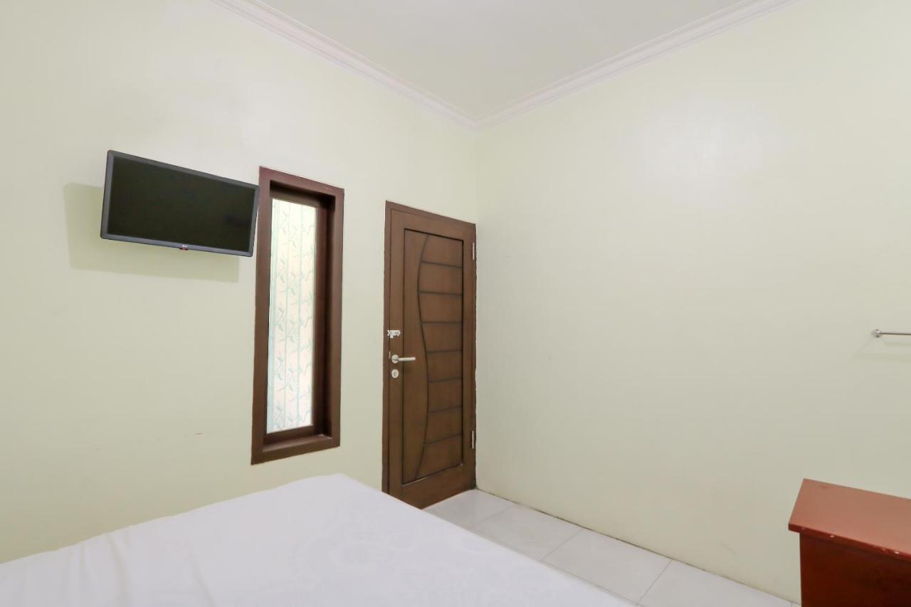 Zulfina Homestay Syariah Mitra Reddoorz Banyuwangi  Extérieur photo