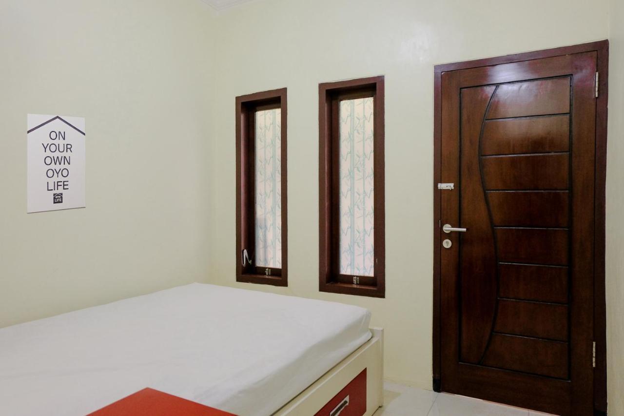 Zulfina Homestay Syariah Mitra Reddoorz Banyuwangi  Extérieur photo
