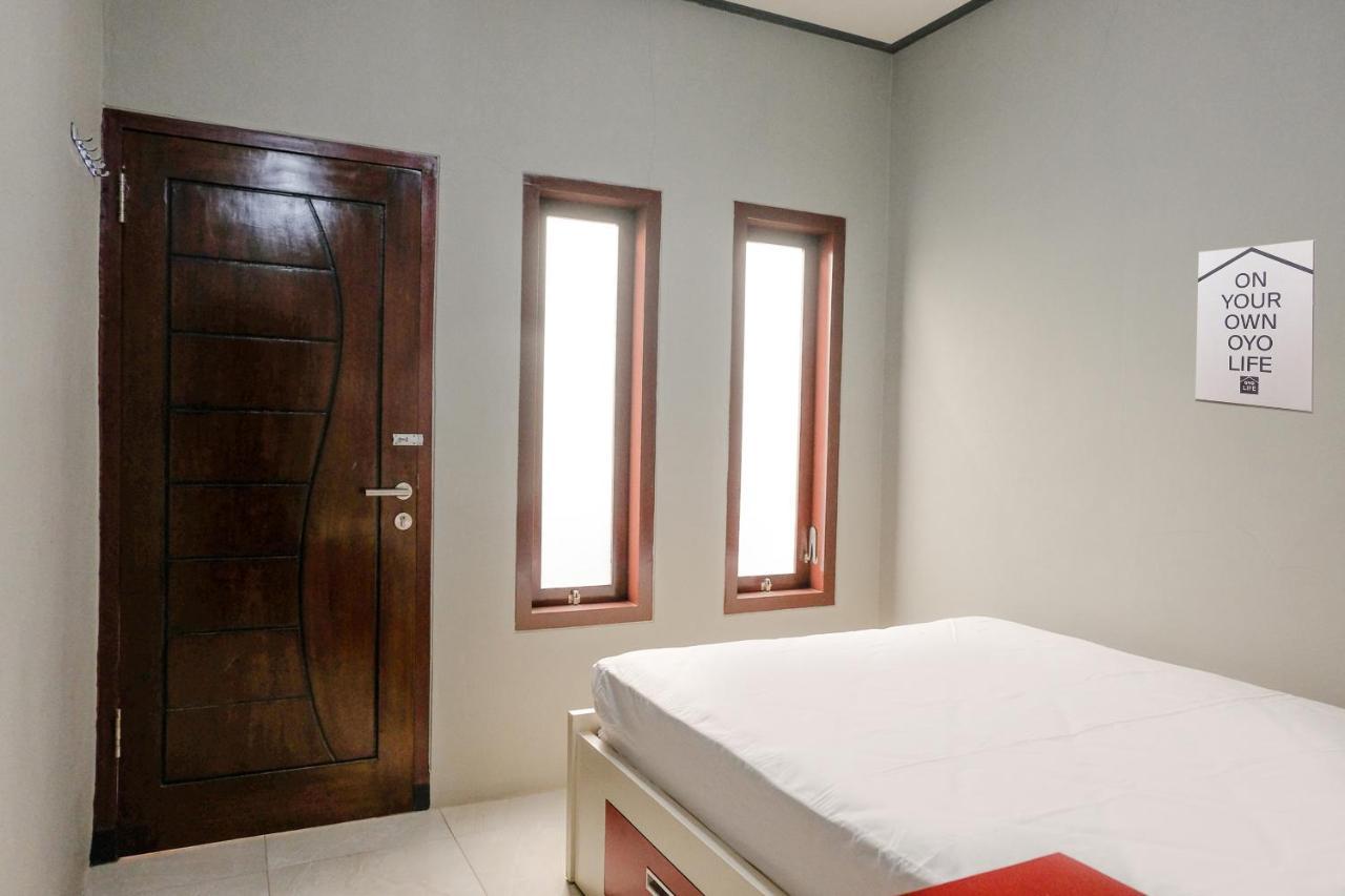 Zulfina Homestay Syariah Mitra Reddoorz Banyuwangi  Extérieur photo